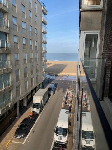Exclusief Appartement In Hartje Zoute, Zonnig Terras Met Zeezicht Кнокке-Хейст Экстерьер фото